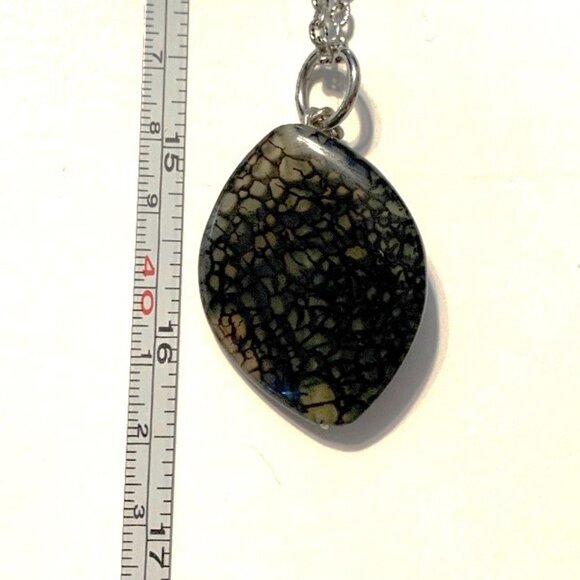 Dragon Vein Agate Pendant Necklace – Power, Vitality & Hidden Magic - Picture 6 of 7